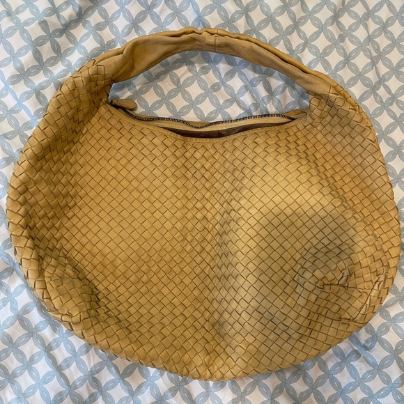 Bottega Veneta Intrecciato Hobo Shoulder Bag
Lambskin cream - Picture 1 of 8